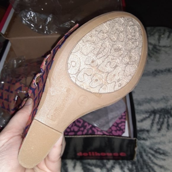 Dollhouse Electric Multi-Colored Wedges Size 8 - Picture 4 of 5